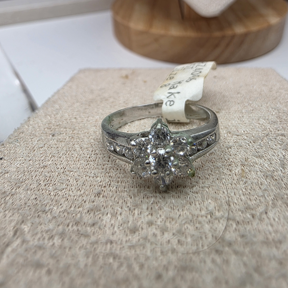 Elegant Silver Floral Ring (667)